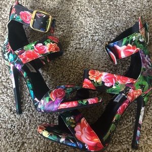Steve Madden floral varsity heels size 8